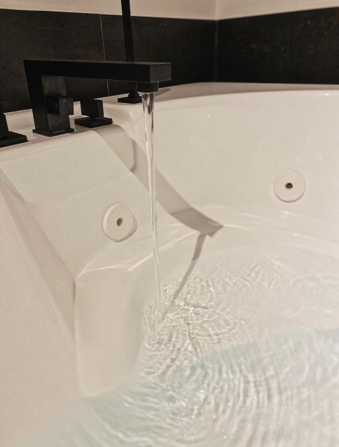Royalroom2.0-Relaxing Spa & Luxury Apartments Ostia Buitenkant foto